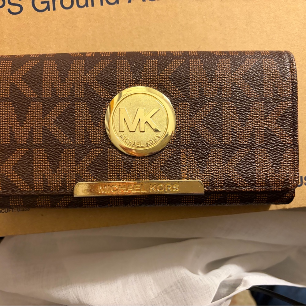 MICHAEL Michael Kors Signature MK PVC Fulton Carryall Wallet